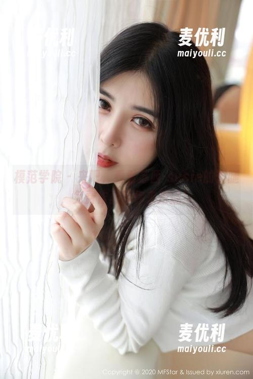 模范学院 - 来吧，看看苏西-susie的长腿，免费作品等你来挖掘！-麦优利