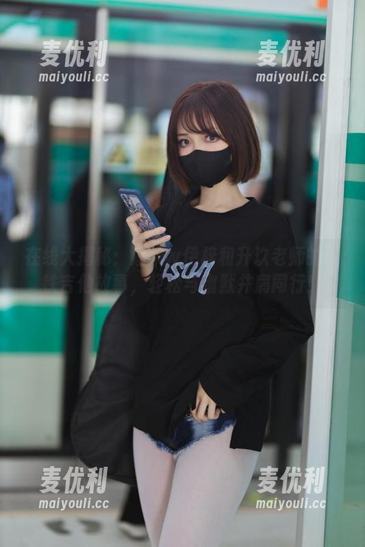 在线大揭秘：洛桑w伊梓和升玖老师的地铁吉他故事，轻松与幽默并肩同行！-麦优利