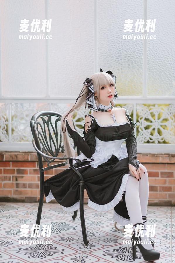 牛仔裤界的奇迹！焖焖碳全套写真，让你明白，裤子和少女心也能并存！-麦优利