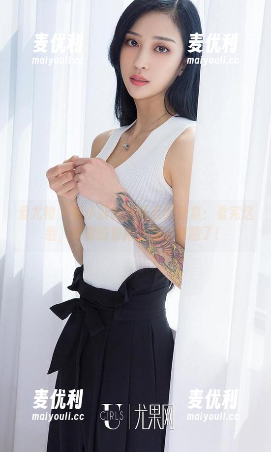 爱尤物 - 妮小妖的丝袜美图合集：看完这组，常规的穿搭全都被推翻了！-麦优利