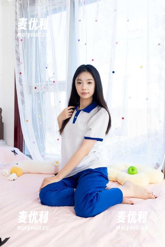 物恋传媒 - 小茶泳装大解密：最新图包里的隐秘夏日气息-麦优利