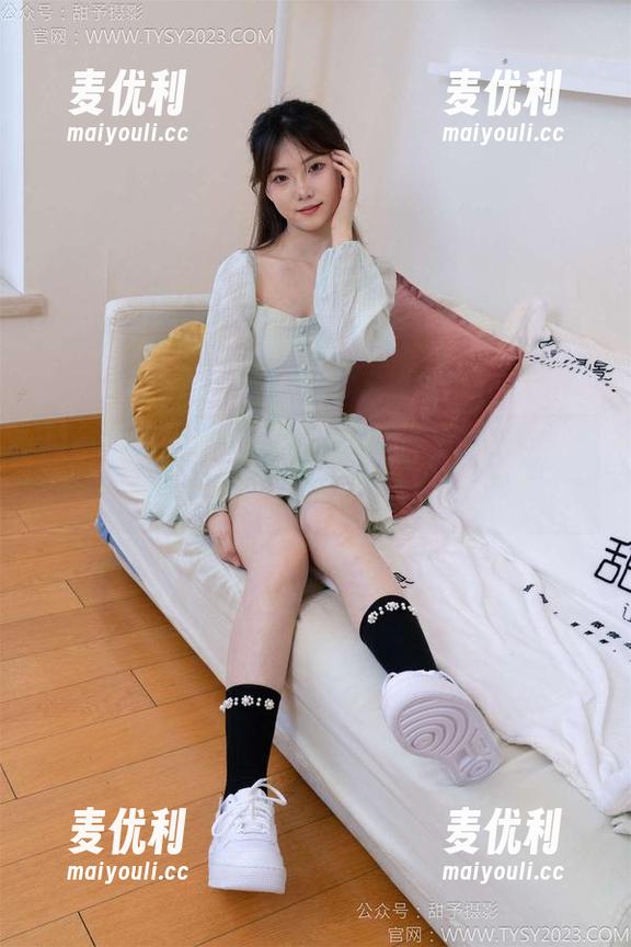 甜予摄影 - 不想错过的美图，齐齐的连衣裙简直就是时尚标本！-麦优利
