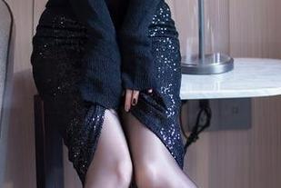 秀人网 - 更新了！Elise谭晓彤的奶牛写真集，果然没有一只奶牛可以拒绝她