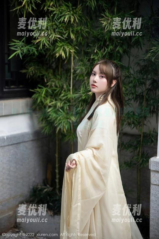 秀人网 - 唐安诺：那个在比基尼原图里闪闪发光的女孩-麦优利