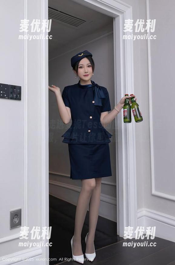 秀人网 - 走进安妮Tess的世界——无圣光的制服，图片让你重温那份悸动。-麦优利