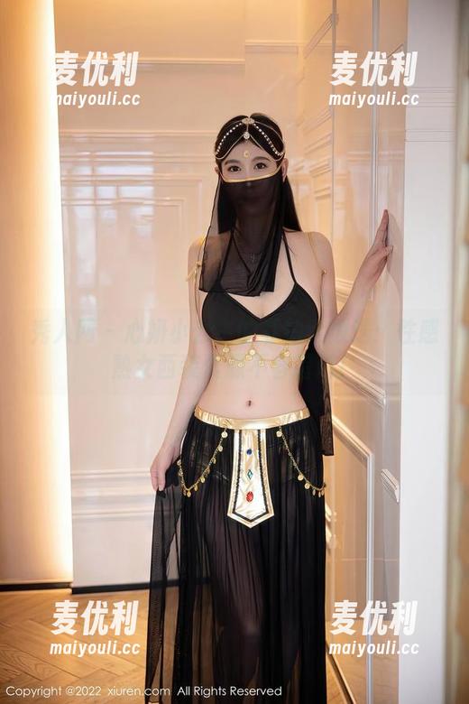 秀人网 - 心妍小公主的私拍大放送：性感熟女西装资源不容错过！-麦优利