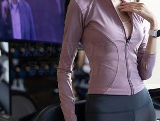 秀人网 - 从是小逗逗的修女全集中窥探：写真背后的俏皮故事