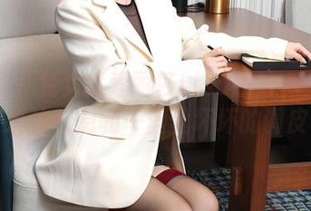 秀人网 - 兔女郎爱丽莎Lisa的写真：这里有爱的气息和一丝丝坏坏的调皮。