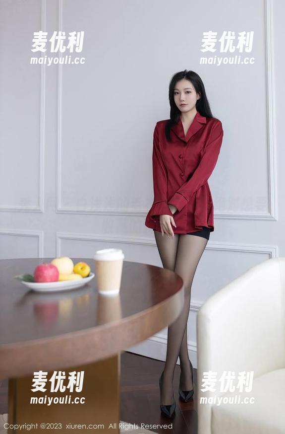 秀人网 - 白浅浅的毛衣传说：你绝对想要收藏的资源！-麦优利