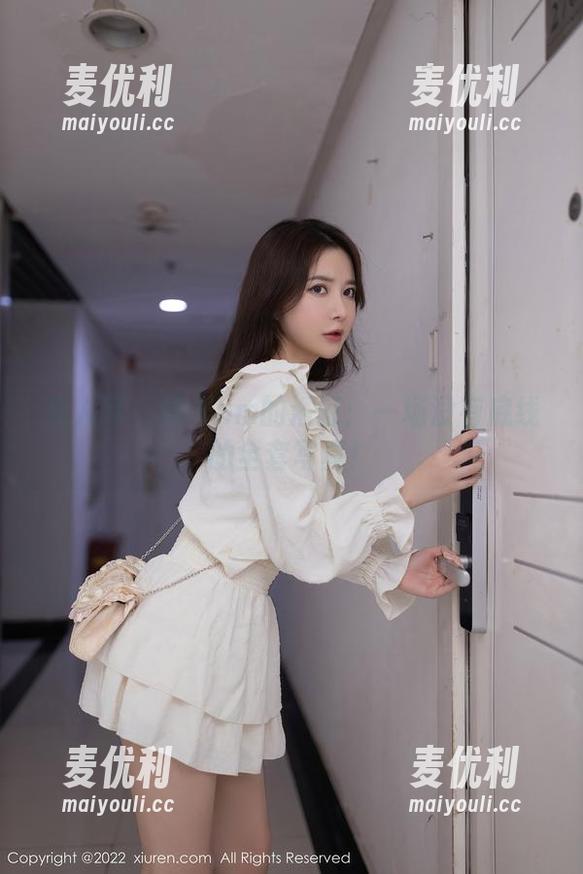 秀人网 - 糯米nm的浴缸：一场没有底线的全套写真！-麦优利