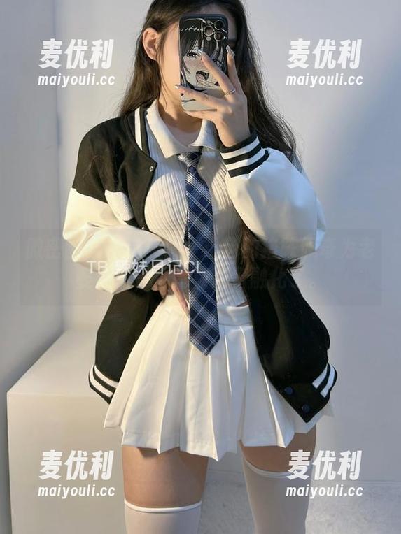 微密圈 - 精选美图：粉色的猪陈佩奇为老婆点赞，心都被甜蜜融化了。-麦优利