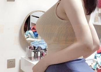 微密圈 - 紫色哒豚豚的内衣写真：这可不是你想象中的温柔哦！