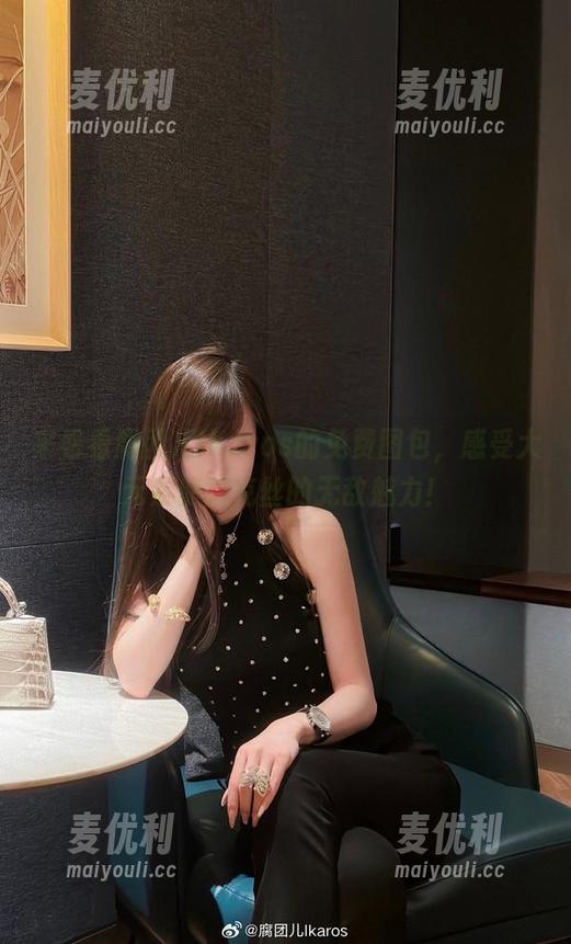 来看看腐团儿Ikaros的免费图包,感受大元素使拉克丝的无敌魅力!-麦优利 来看看腐团儿Ikaros的免费图包,感受大元素使拉克丝的无敌魅力!-麦优利