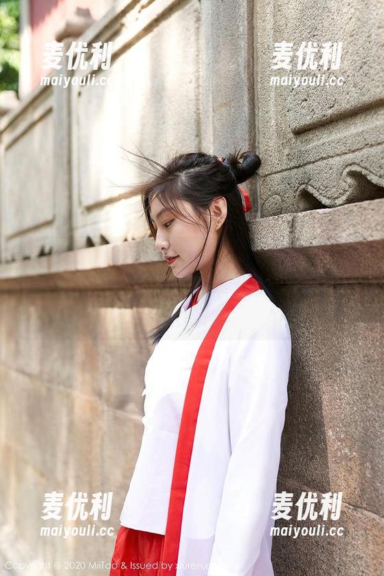 蜜桃社 - 韵莉娜VANILLA在圣诞夜的冒险：这高清原图果然有点“圣诞气息”，哈哈！-麦优利