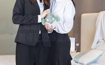 袜啵啵 - 当奶油遇上万圣节：她的照片里如何让恐怖变得迷人