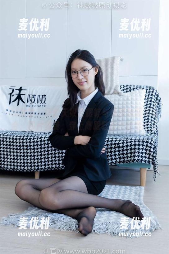 袜啵啵 - 华伦天奴高跟鞋与果果的完美结合：图片免费，穿上高跟鞋你也能当女王！-麦优利