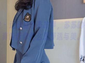 袜啵啵 - 运动鞋也有故事，苏苏的在线写真告诉你什么是舒适与美。