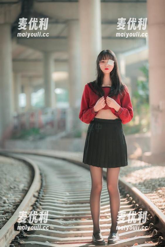 一图不值千言：观看西瓜少女的日常图包，梦游其中-麦优利
