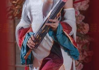 在图库里碰到铁板烧鬼舞w的泳装：别让火焰烫到你的眼！