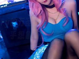 阮邑Fairy的万圣节写真：灯光闪烁，超乎想象的另类美感