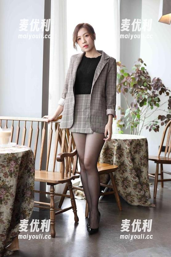 魔镜街拍 - 跟婷婷一起抗寒：最新美图里的极品肉丝圣诞美人是怎样炼成的！-麦优利