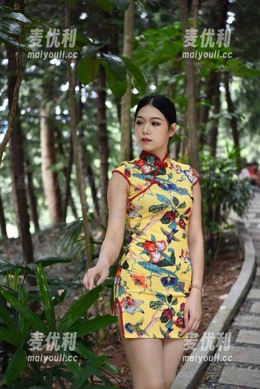 魔镜街拍 - 旗袍搭配曼曼的气质：下载这些图片，瞬间变女神！-麦优利