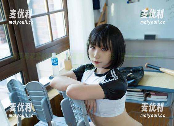 麻花麻花酱的汤屋女仆写真，给你最佳‘窝里蹲’时光的搭配指南！-麦优利